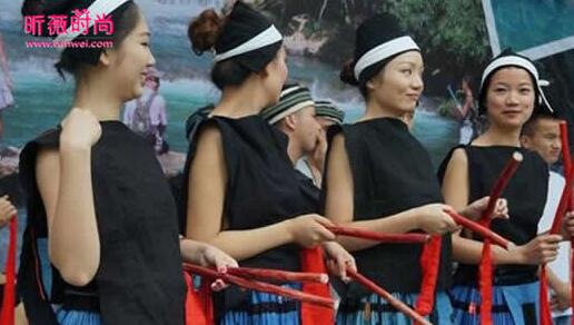 广西白裤瑶族女孩图片 白裤瑶族真实生活视频(4)(点击浏览下一张趣图)