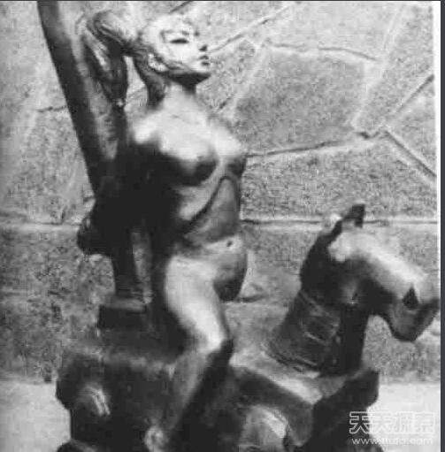 历史上对女人用的酷刑图：古代惩罚女犯的阴邢 古代酷刑中针对女性(4)(点击浏览下一张趣图)