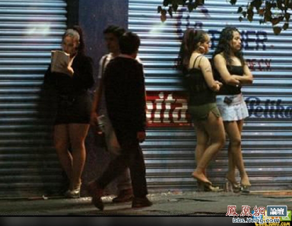 保定小营房30一炮图：足疗小姐暗示顾客的图(2)(点击浏览下一张趣图)