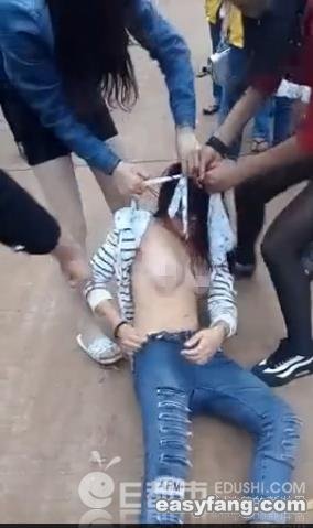 海南扒衣少女完整视频图解：朋友结婚睡了新娘(3)(点击浏览下一张趣图)