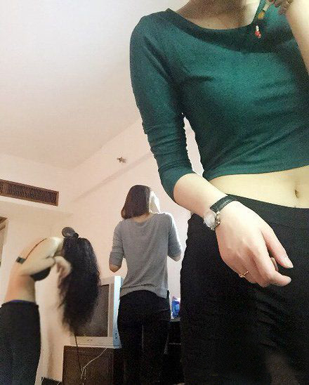 美女宿舍三点式被偷拍图片(点击浏览下一张趣图)