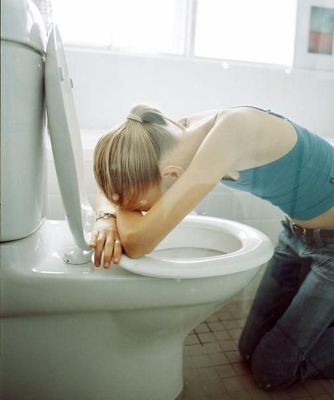 美女怀孕呕吐图片欣赏(2)(点击浏览下一张趣图)