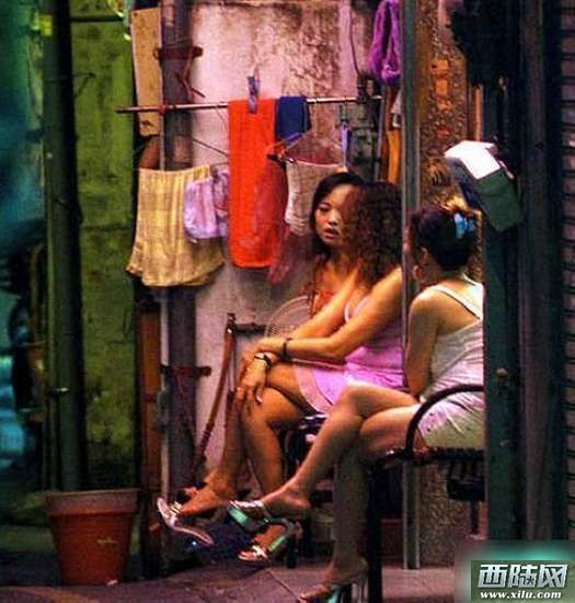 失足女人的图片大全 扫黄后的失足女图片(2)(点击浏览下一张趣图)