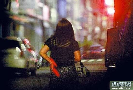 失足女人的图片大全 扫黄后的失足女图片(4)(点击浏览下一张趣图)