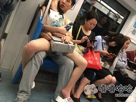 情侣最佳姿势我也是醉了(点击浏览下一张趣图)