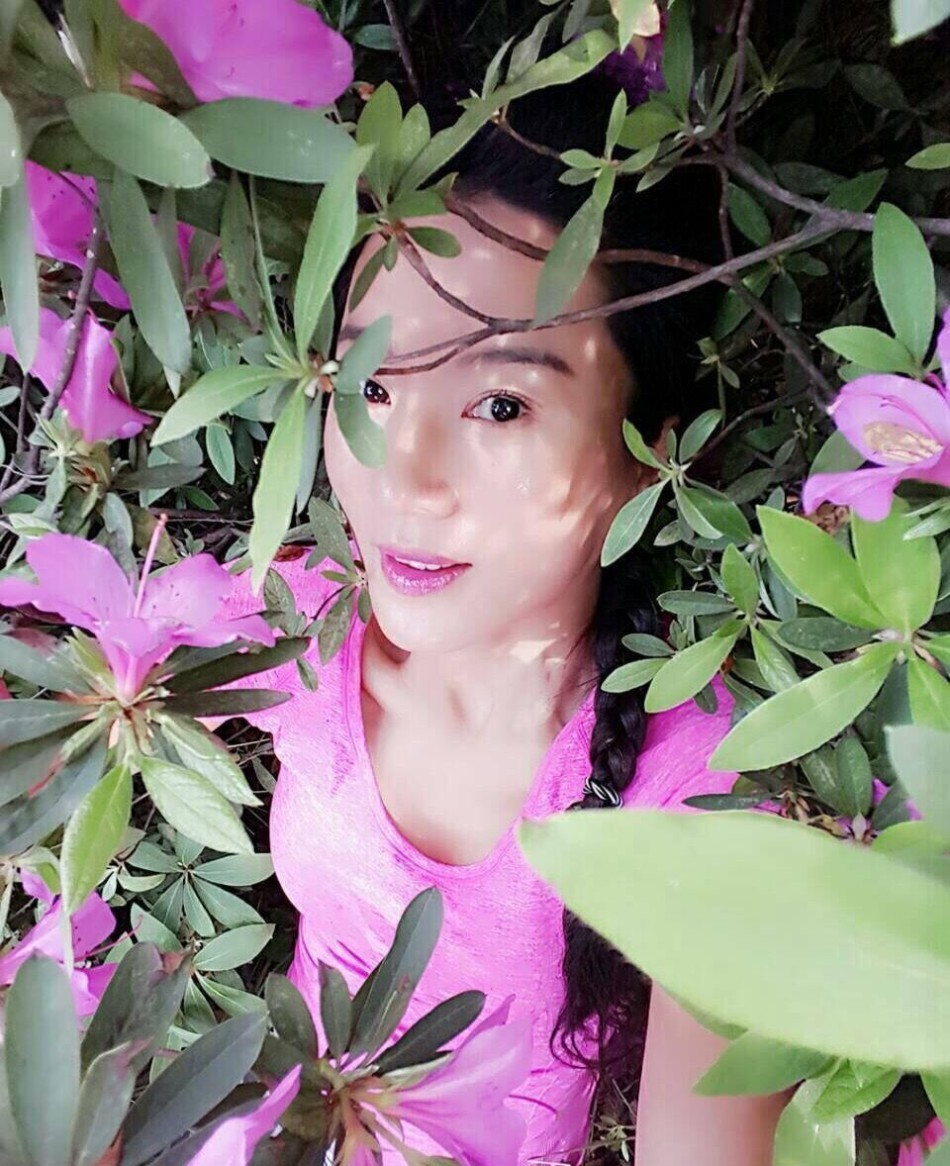 6旬阿姨像少女图片：贵州站街阿姨(2)(点击浏览下一张趣图)