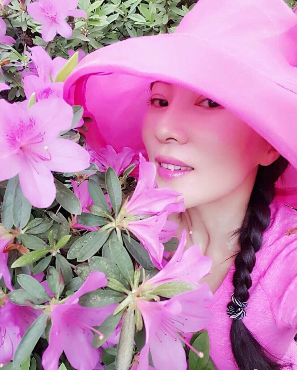 6旬阿姨像少女图片：贵州站街阿姨(3)(点击浏览下一张趣图)