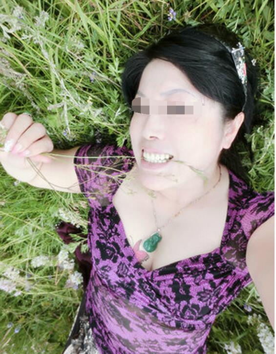40岁的阿姨照片：四十岁阿姨烫头发照片(2)(点击浏览下一张趣图)