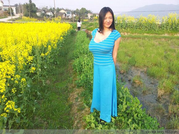 熟女少妇这里不是窑子福利图片：半老徐娘(4)(点击浏览下一张趣图)