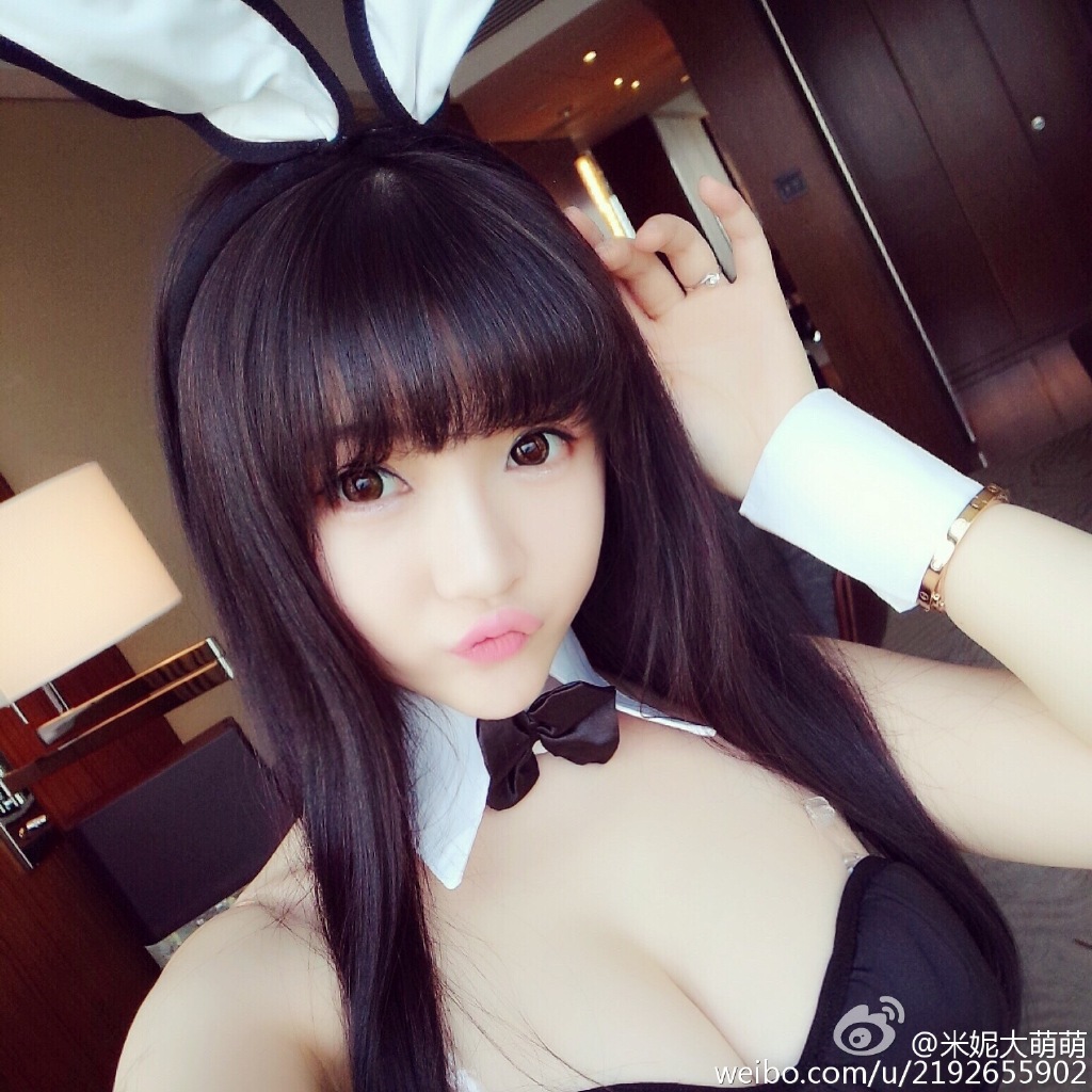 少儿不宜的女人图片：色女生寝室里冼澡图片(4)(点击浏览下一张趣图)