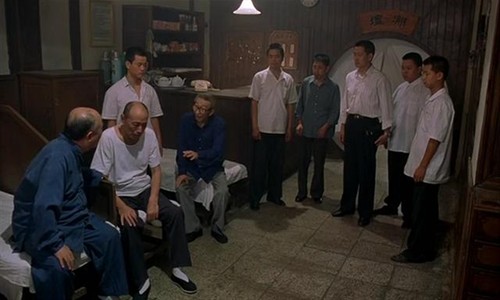 洗澡堂给老头洗澡图：儒雅大叔微博大叔洗澡全裡图片(2)(点击浏览下一张趣图)