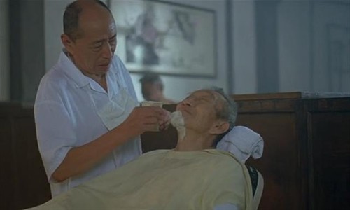 洗澡堂给老头洗澡图：儒雅大叔微博大叔洗澡全裡图片(4)(点击浏览下一张趣图)
