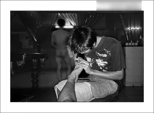 老大叔洗澡视频：澡堂大叔洗澡图 胖帅大叔照(3)(点击浏览下一张趣图)
