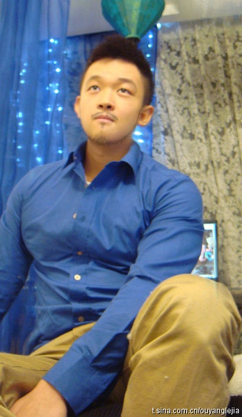 同性会所中老胖熊图片：胖熊会所老年技师图片(4)(点击浏览下一张趣图)