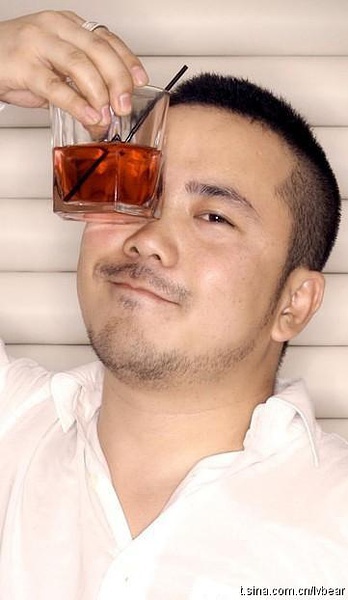 一个直男被办弯的故事：我是被三个直男扳弯的(点击浏览下一张趣图)