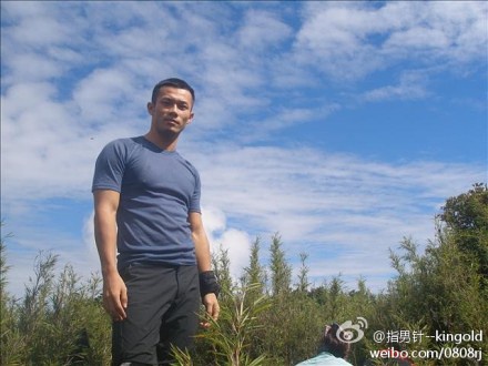 开放的老胖熊博客图片：中年军警胖熊图片(5)(点击浏览下一张趣图)