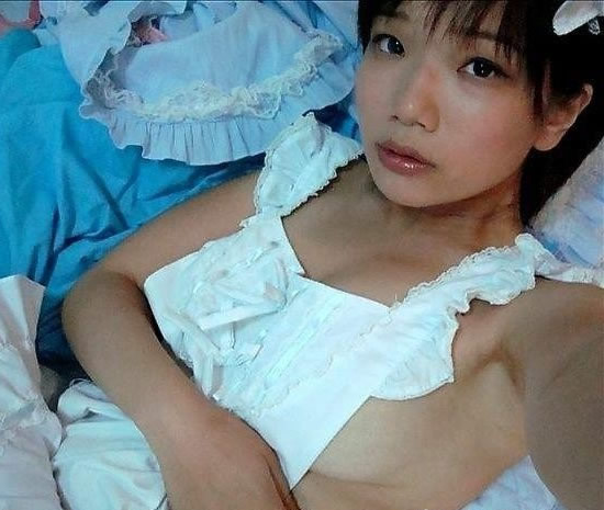 女生宿舍不喜欢穿衣服图：脱我衣服gif(5)(点击浏览下一张趣图)