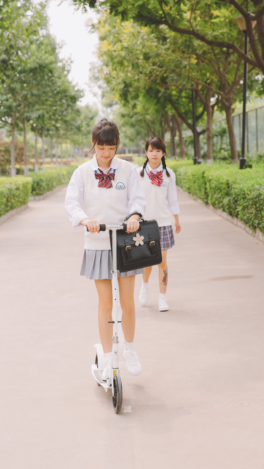 美女观音坐莲15p：美女观音坐莲被抽插gif(4)(点击浏览下一张趣图)