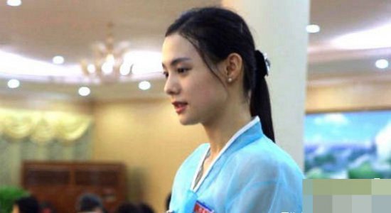 朝鲜媳妇地下交易市场图：朝鲜女人不能穿裤子(点击浏览下一张趣图)