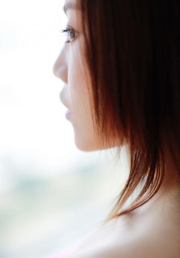 一字领吊带睡裙图片：少妇王洁妮(4)(点击浏览下一张趣图)