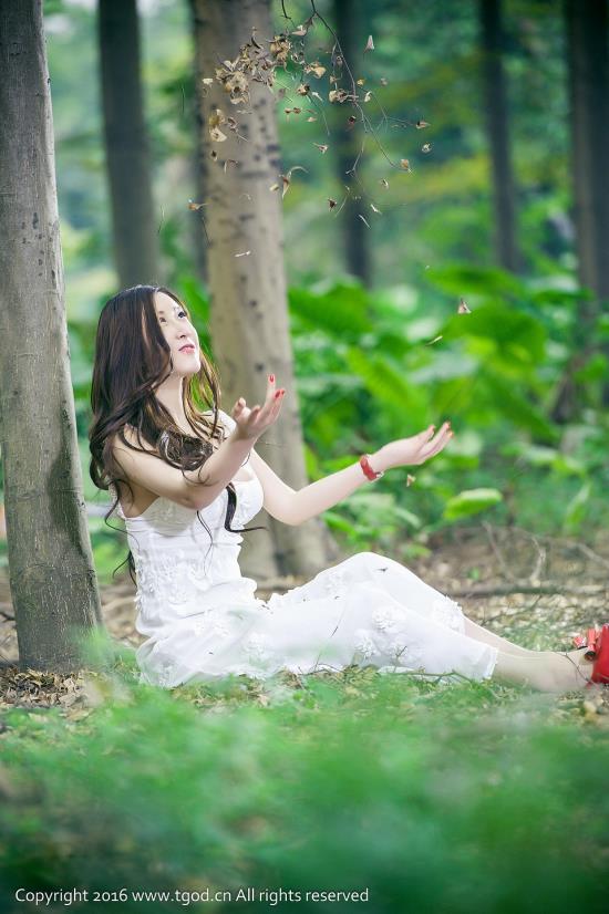 成人全黄图片：美少女露粉鲍图(2)(点击浏览下一张趣图)
