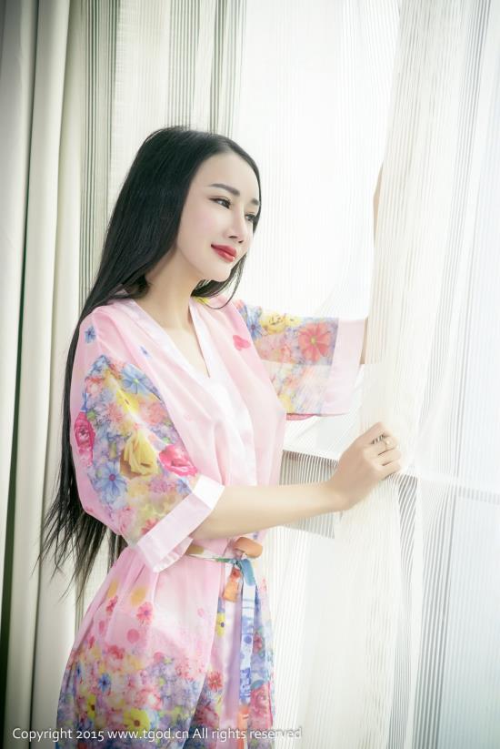 国模私拍115小六：国模劈开腿 国模李仪(4)(点击浏览下一张趣图)