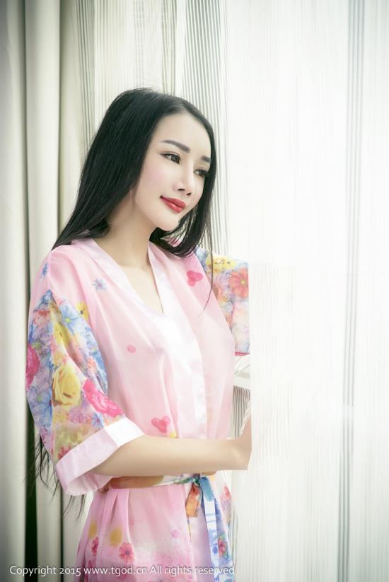 国模私拍115小六：国模劈开腿 国模李仪(5)(点击浏览下一张趣图)