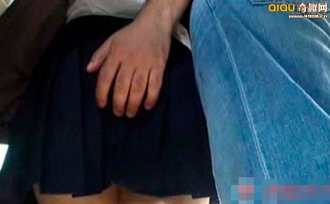 苏州公交门事件视频图片：全套(7)(点击浏览下一张趣图)