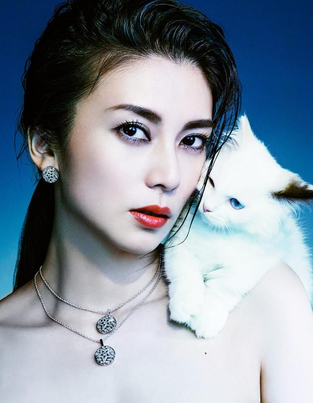 三浦敦子写真集 [大型本]：日本美女祼体图片大胆(6)(点击浏览下一张趣图)