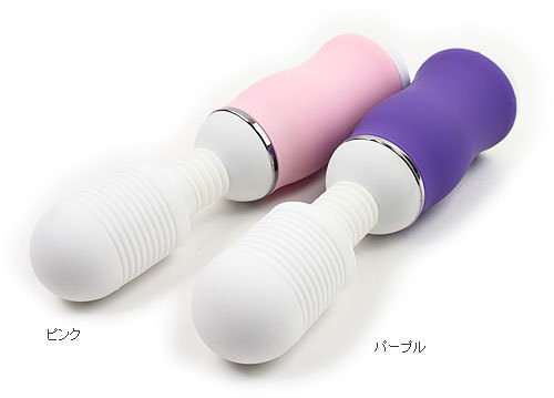 电动棒怎么用视频教程图解：女孩用电动棒自慰(5)(点击浏览下一张趣图)