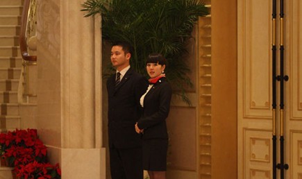 售楼小姐潜规动态图：史上最美售楼小姐罗娟(5)(点击浏览下一张趣图)