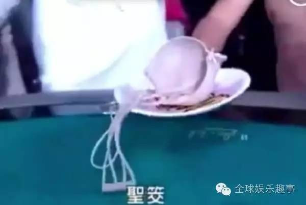 陈乔恩脱bra视频图片：陈乔恩素颜抽烟被偷拍(6)(点击浏览下一张趣图)