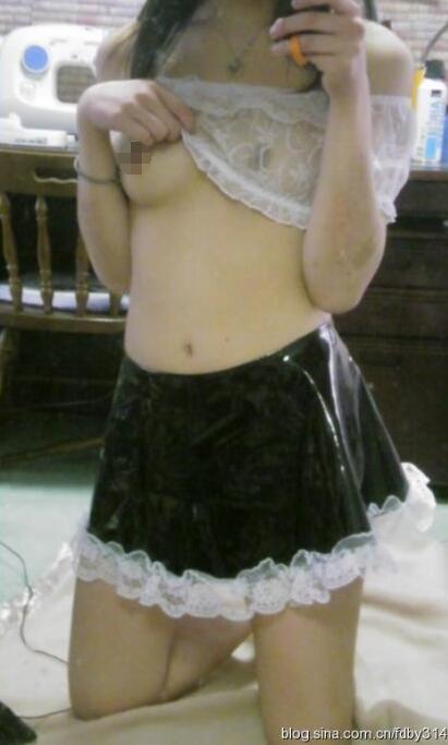 男人爱吃女人乳房视频图：男人怎样爱抚女人乳房(6)(点击浏览下一张趣图)