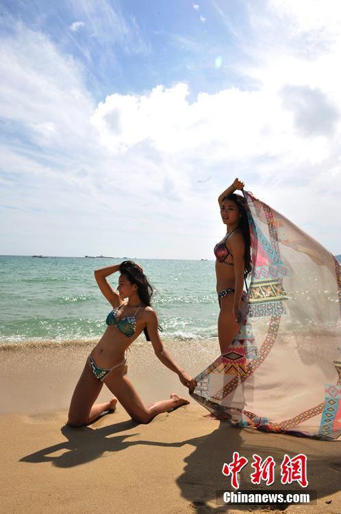 天体浴场的风流图片：天体女浴场风流视频(2)(点击浏览下一张趣图)