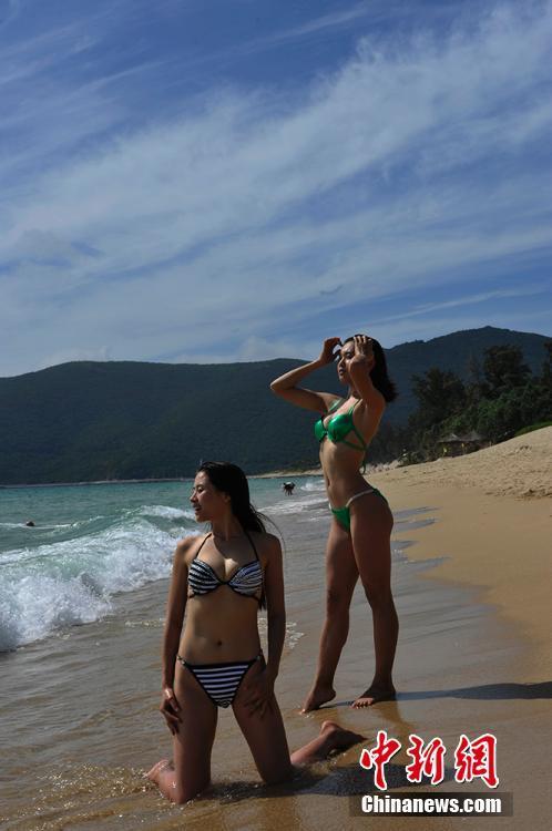 天体浴场的风流图片：天体女浴场风流视频(6)(点击浏览下一张趣图)