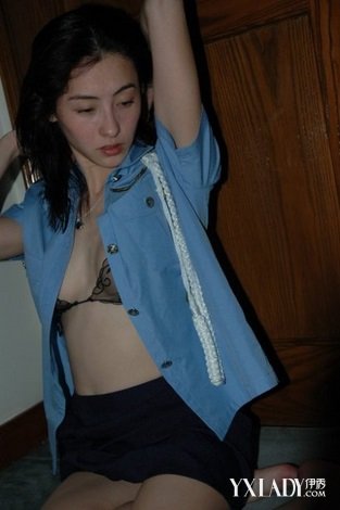 张柏芝口含男人香肠图：张柏芝吃男人火腿肠图(3)(点击浏览下一张趣图)