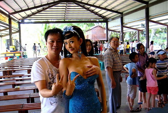 云南楚雄嘛奶节视频图：2016年云南模奶节视频(5)(点击浏览下一张趣图)
