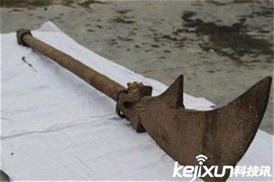 关羽墓中两具女尸图(3)(点击浏览下一张趣图)