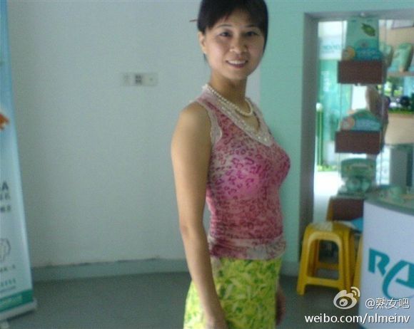徐娘花开媚艳艳内衣图：徐娘花开媚艳艳1.97图,(3)(点击浏览下一张趣图)
