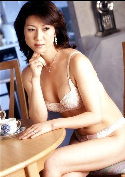 白鸟美铃作品番号封面图片：白鸟美铃的英文作品(4)(点击浏览下一张趣图)