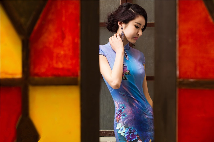风韵少妇10p：风韵少妇漂亮又性感图(3)(点击浏览下一张趣图)