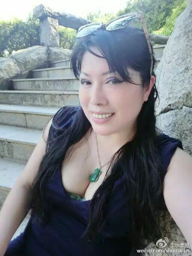 水柔姐8月旅游归来照片：水柔姐柔姐个人图集(2)(点击浏览下一张趣图)