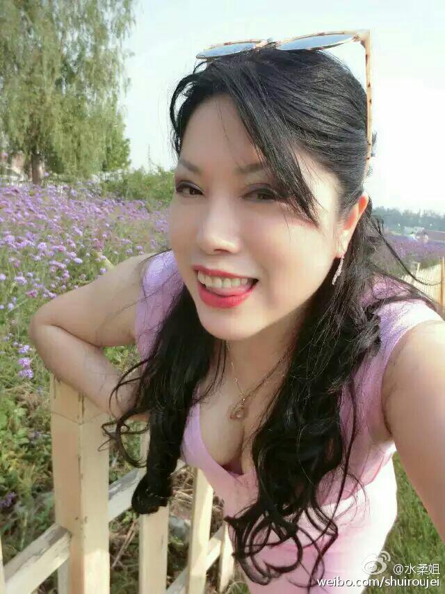 水柔姐8月旅游归来照片：水柔姐柔姐个人图集(6)(点击浏览下一张趣图)