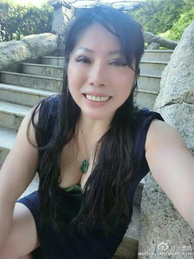 水柔姐冯丽收费照片：2016年水柔姐最新照片(2)(点击浏览下一张趣图)