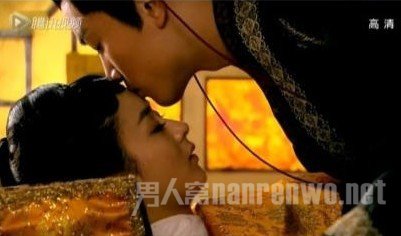 《宮》中浴缸调情视频剧照图片：赵丽颖穿肚兜浴缸视频(2)(点击浏览下一张趣图)