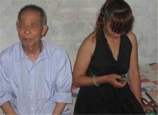 三陪保姆图片：北京别墅招聘陪床保姆真实图片(6)(点击浏览下一张趣图)