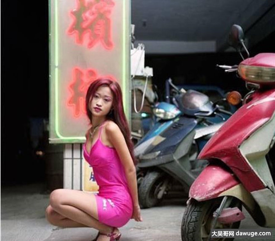 附近500米单身美女图：如何看出微信附近有鸡(2)(点击浏览下一张趣图)