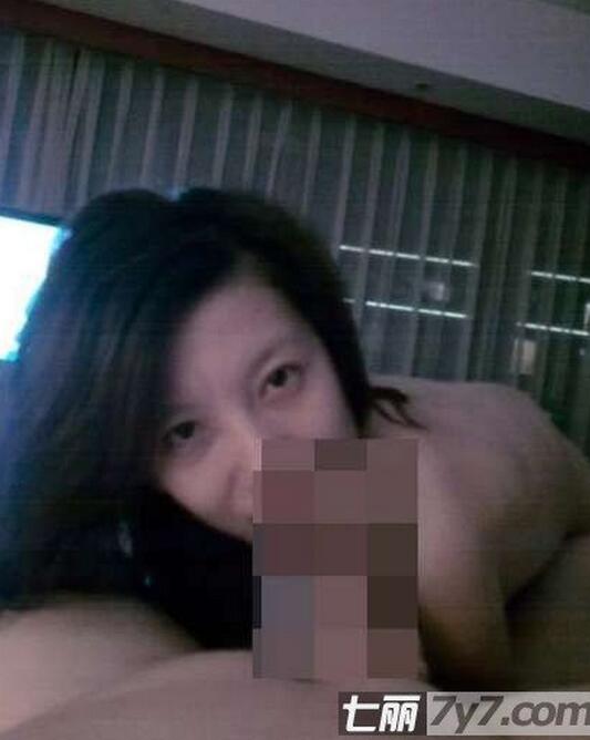 南广版艳照门：蕲春女教师艳照门(3)(点击浏览下一张趣图)