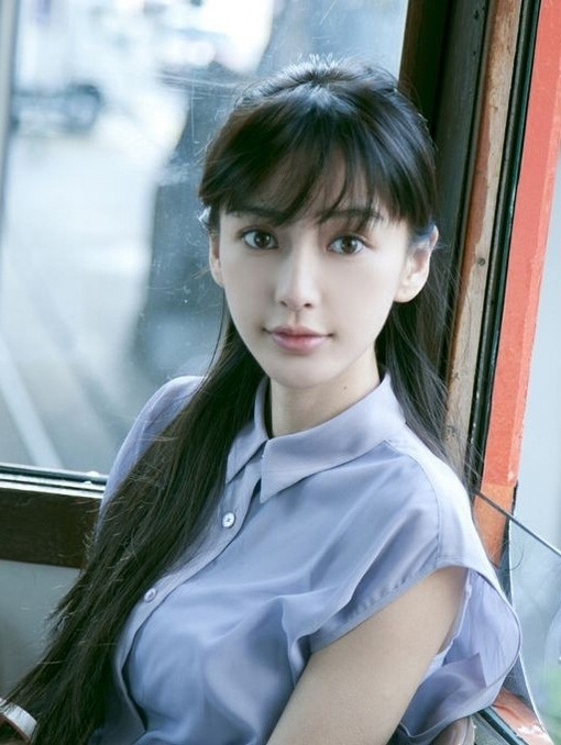 杨颖露小粉头的照片：女人小粉头图片(2)(点击浏览下一张趣图)