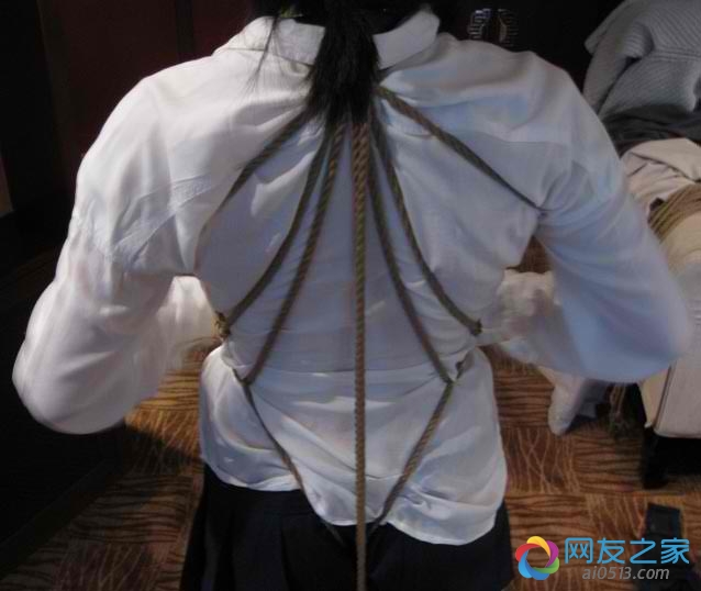 男生龟甲缚方法图解：龟甲缚教反手缚乳视频(8)(点击浏览下一张趣图)